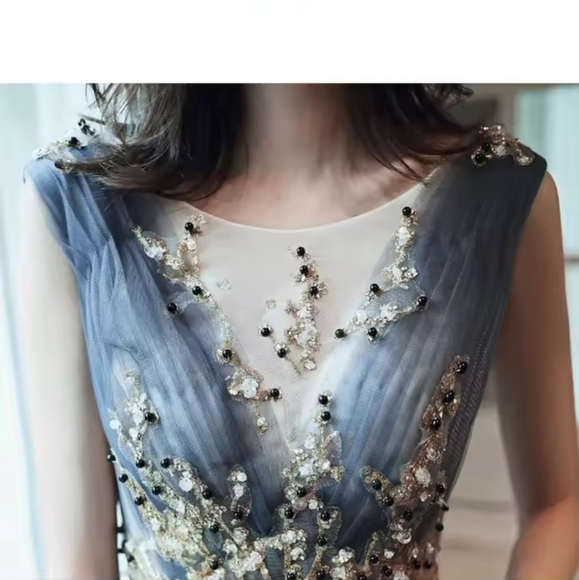 Blue, V Neck, Case Up, Ball Gown - Picture 4 of 16